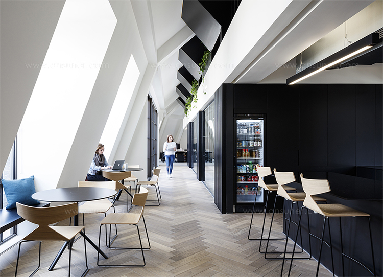 A1438_09.jpg